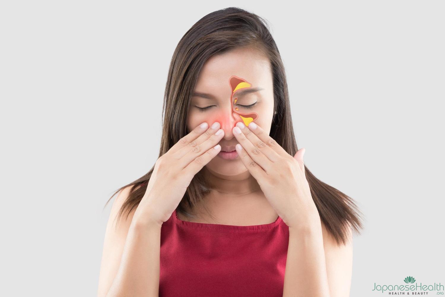 副鼻腔炎は、鼻腔内の空洞である副鼻腔に炎症が起こる病気です