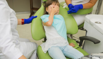 歯科治療に対する不安や恐怖は、笑気麻酔の効果を大きく左右する重要な心理的要因の一つです。