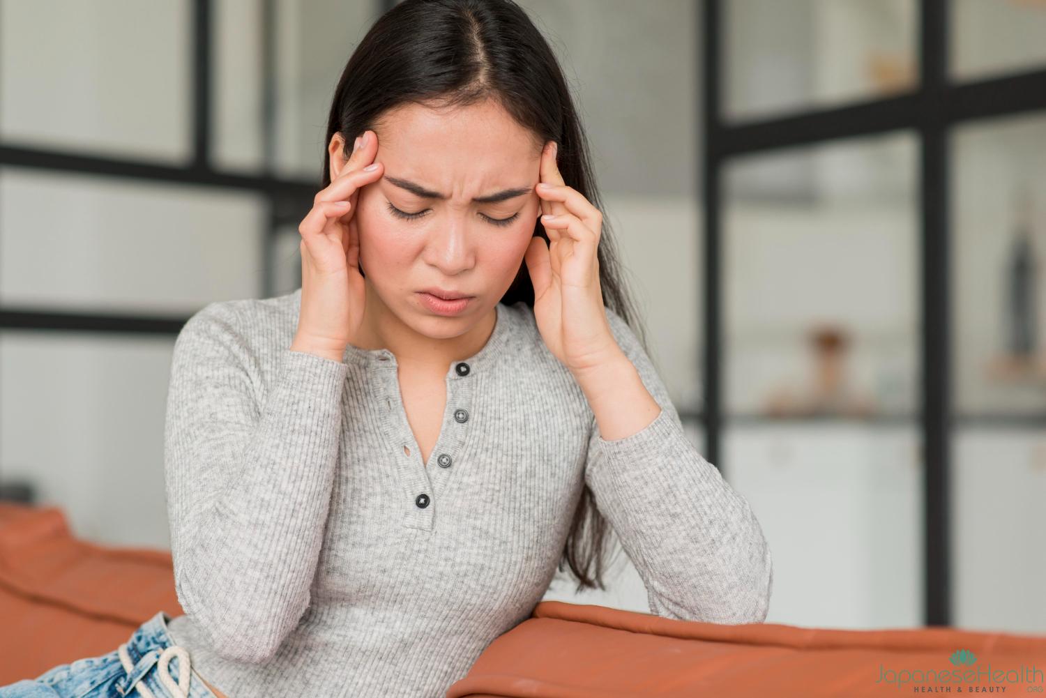 緊張型頭痛: 緊張型頭痛は、最も一般的なタイプの頭痛です。