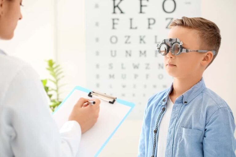 子どもの近視、日本の現状と進行抑制の科学的根拠【2025年最新版】