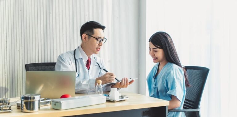 【産後ママの完全ガイド】避妊インプラントはいつから？費用・安全性・未承認の理由まで専門家が徹底解説
