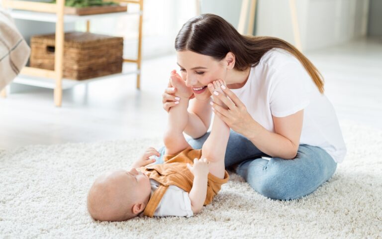 赤ちゃんの性別を足のひだで見分ける方法　伝統の知恵を紐解く