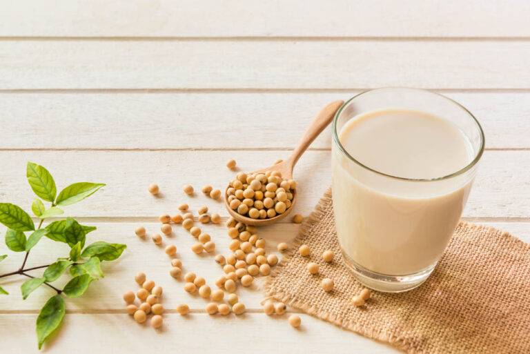 糖尿病に豆乳、血糖値よりコレステロール改善が本命？最新研究が示す真実と無調整豆乳の選び方