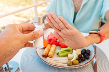 血圧を上げる食品とは？| 健康的な食生活のために知っておくべきこと