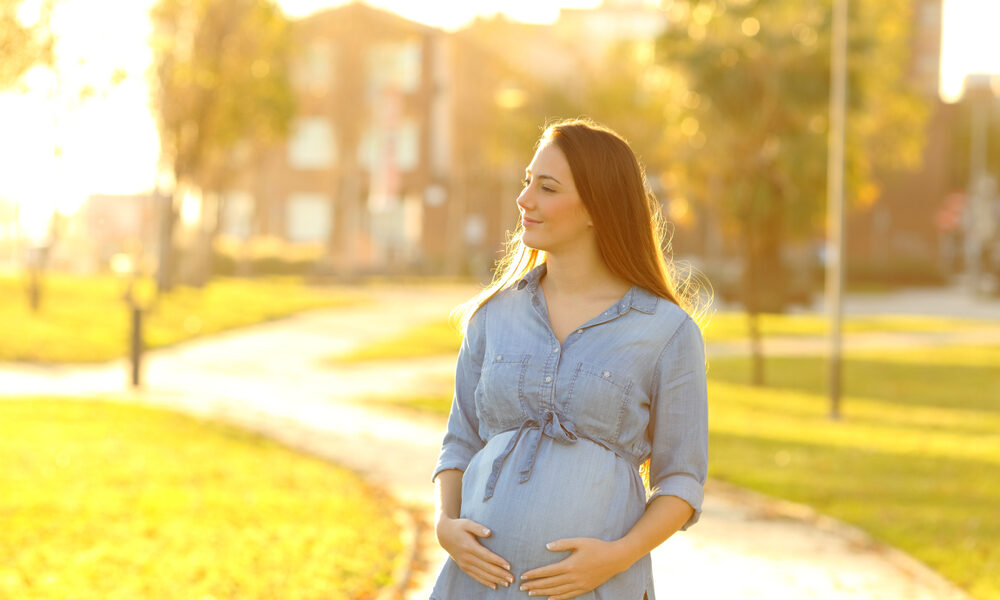 妊婦の足のむくみ解消法: ウォーキングは効果的か？