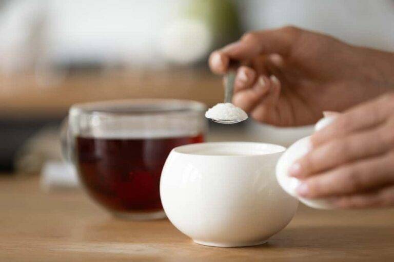 低血圧に砂糖入りお茶は効果的？原因別の正しい知識と対処法を専門家が徹底解説