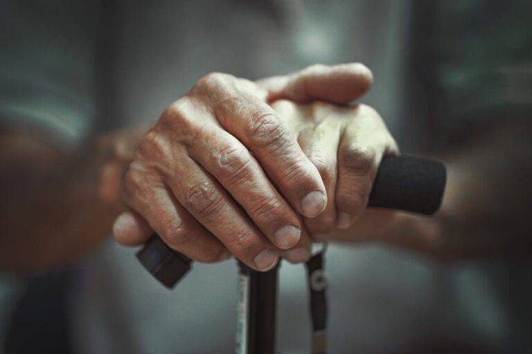 80歳の血圧、いくつが理想？ 最新研究と専門医が教える『あなたに合った目標値』の見つけ方
