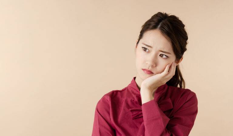 再発性アフタ性口内炎の全貌：原因、治療法から最新の科学的知見まで完全解説