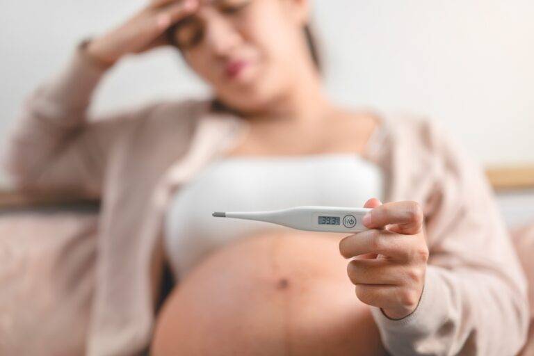 妊娠中の発熱、どう対処する？安全な治し方と知っておきたい民間療法のすべて