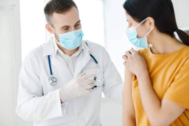【産婦人科医が解説】妊娠中のインフルエンザワクチンは安全？全ての不安を科学的根拠で解消し、母子を守る