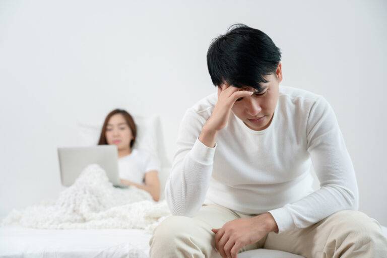 男性機能低下が心に及ぼす深刻な影響：自信を取り戻すための医学的アプローチと効果的な治療法の完全ガイド