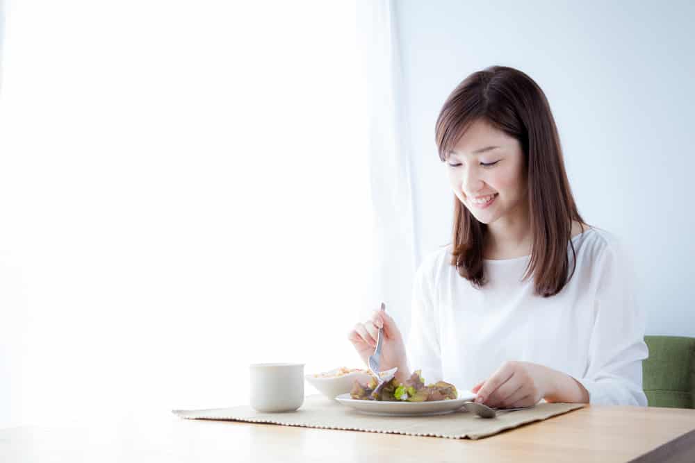 産後ママの母乳たっぷり食事ガイド：栄養満点マニュアル