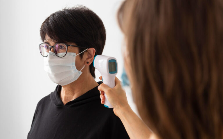 【科学的根拠に基づく】耳鼻科の内視鏡検査は痛い？痛みの実態から費用・保険適用、最新技術まで専門家が徹底解説