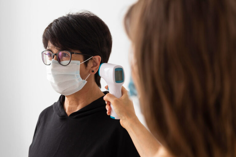 耳鼻科の内視鏡検査は痛い？痛みの実態から費用・保険適用、最新技術まで専門家が徹底解説