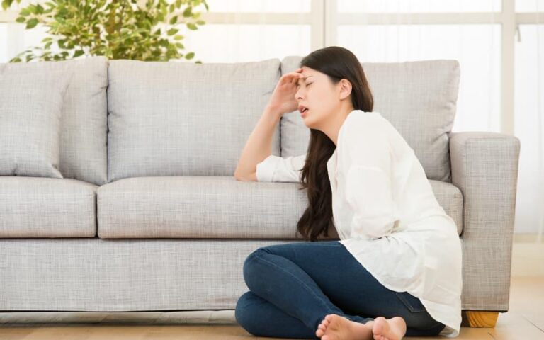 【産婦人科医・助産師監修】産後の腹痛はいつまで？後陣痛・帝王切開の痛みを管理する科学的アプローチ