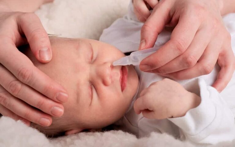 【医師監修】赤ちゃんの鼻づまり、お家でできる安心ケア大全｜安全な対処法と受診の目安