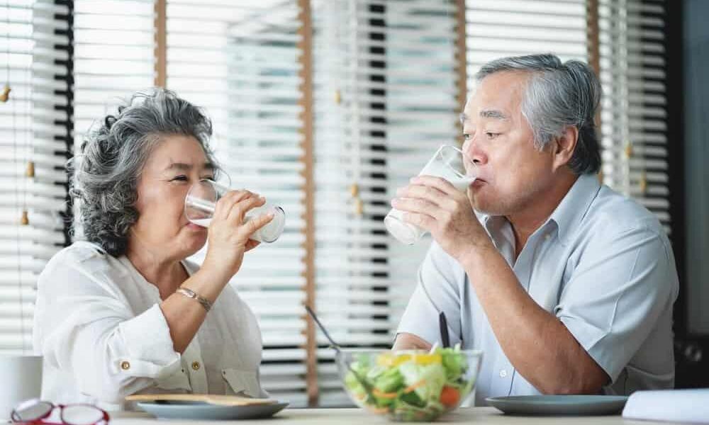 骨粗しょう症に良い食事法：骨を強くする食材と避けるべき食材