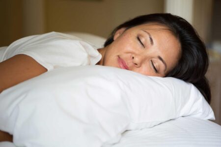 坐骨神経痛を和らげる眠りの姿勢の秘訣 | 快適な睡眠で痛み知らずの毎日へ