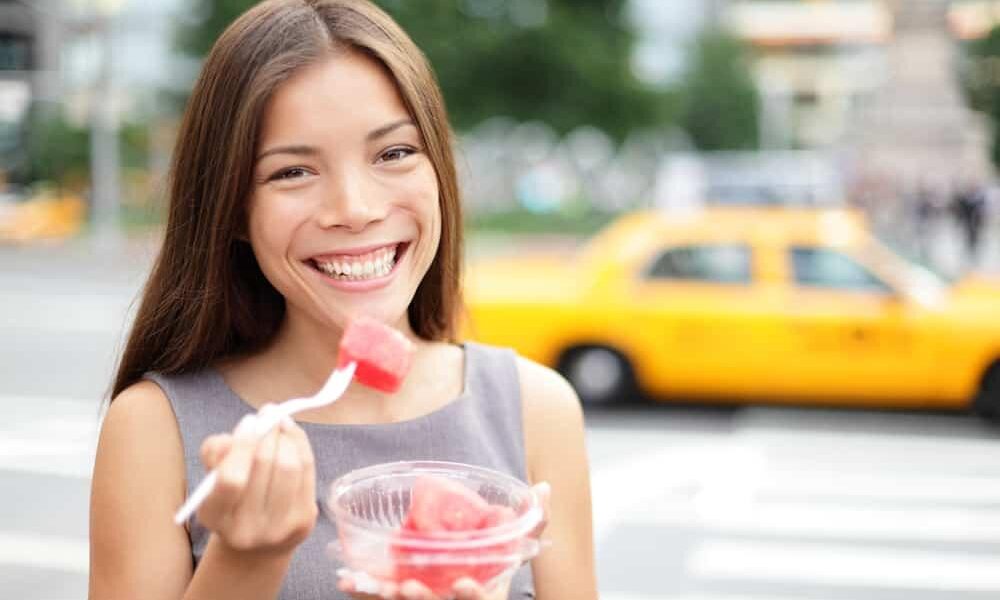 糖尿病患者でもスイカは食べられる？専門医が解説