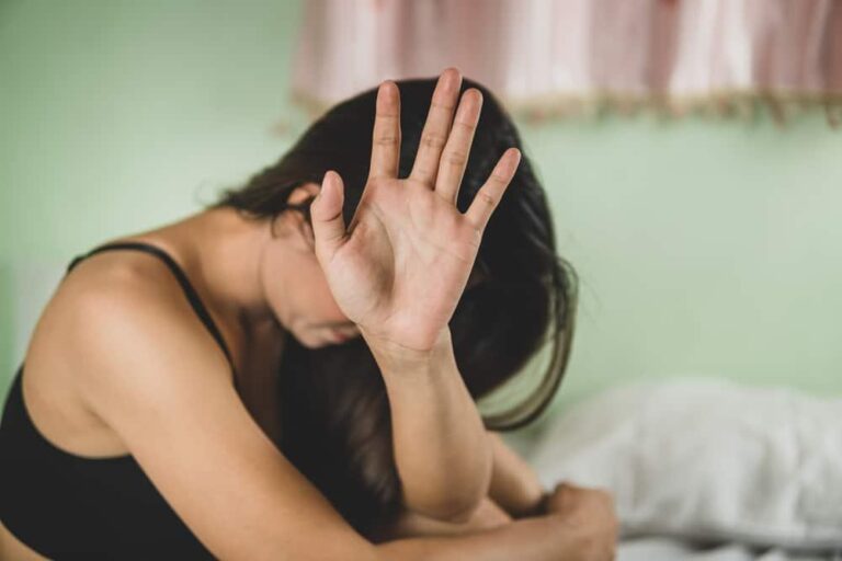 性暴力・レイプ被害に遭ったら：今すぐできる対処法と相談窓口の完全ガイド