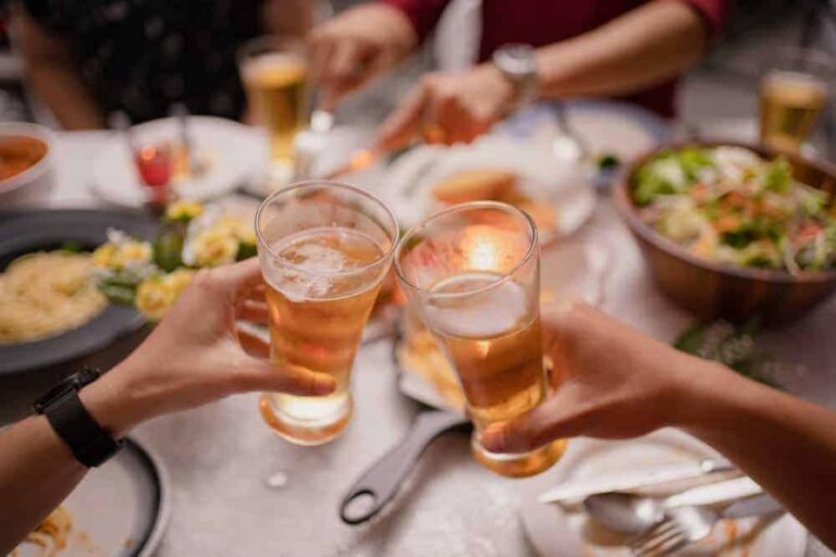 アルコールと腸内細菌：破壊と支配の全メカニズム。あなたの健康を根底から揺るがす科学的真実