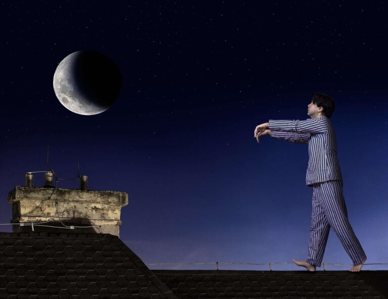 金縛り・夢遊病は病気のサイン？睡眠中に起こる5つの奇妙な現象を脳科学で解明