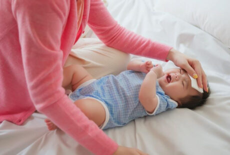 【帝王切開で生まれた赤ちゃんの咳】呼吸器疾患のサインと受診の目安｜家庭でできるケア