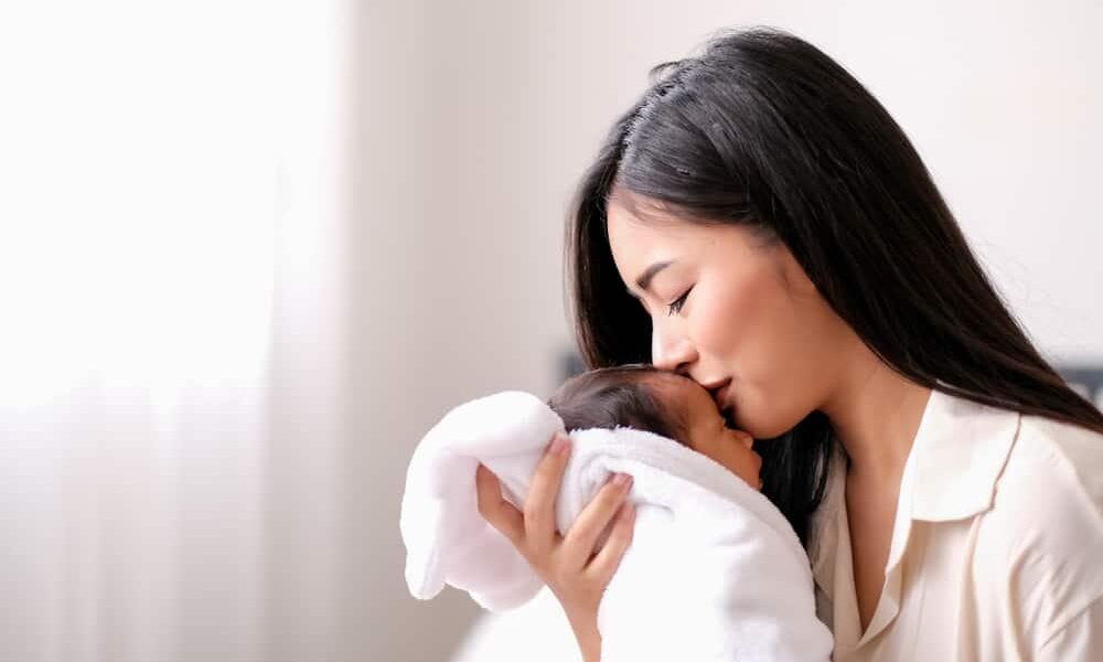 【科学的根拠に基づく】赤ちゃんのしゃっくり完全ガイド：原因から安全な止め方、予防策、受診の目安までを小児科医の情報に基づき徹底解説