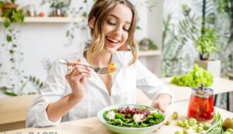 【科学的根拠に基づく】専門家による妊娠2ヶ月目のための包括的栄養ガイド：健やかな母体と赤ちゃんのための医学的根拠に基づく食事プラン