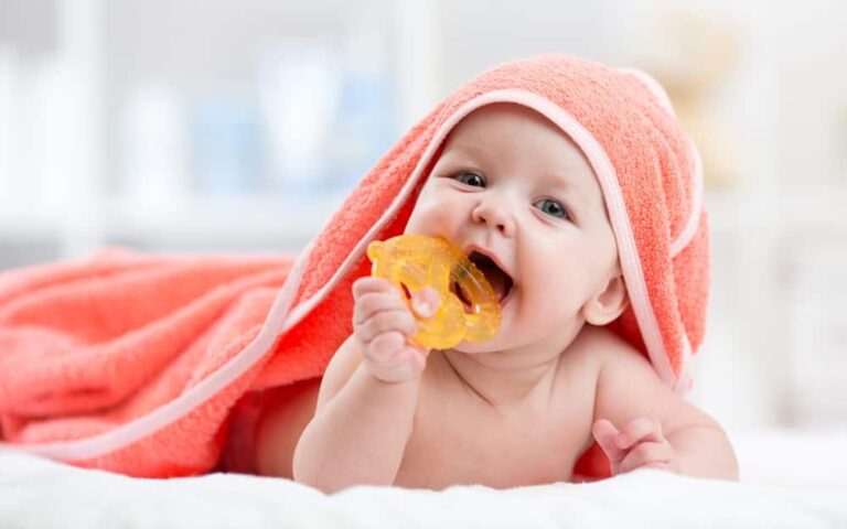 赤ちゃんの歯の生え始め:時期、順番、ぐずり対策とケアの完全ガイド 18 赤ちゃんの歯の生え始め:時期、順番、ぐずり対策とケアの完全ガイド