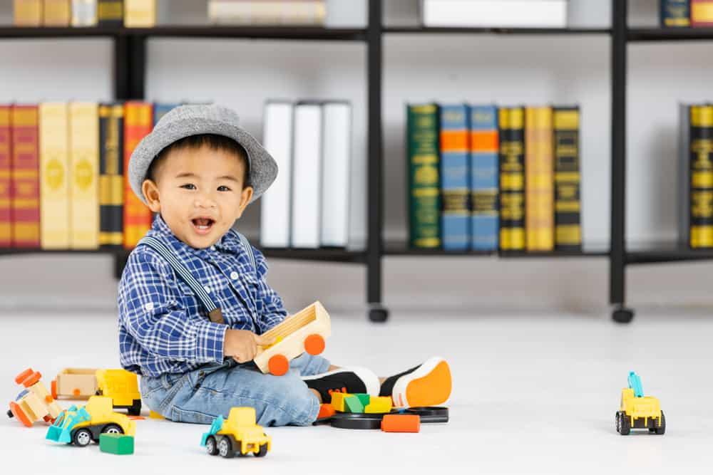 【科学的根拠に基づく】1歳児の発達を最大限に引き出す、専門家が選ぶ「本当に良いおもちゃ」の完全ガイド