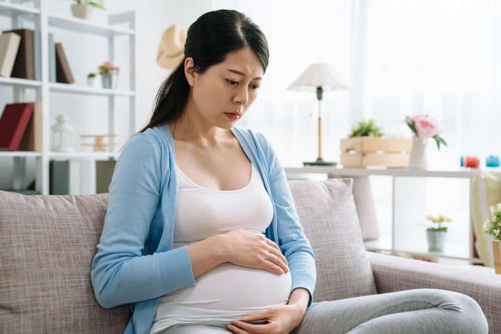臍帯巻絡（へその緒が首に巻く）とは？産婦人科医が解説する原因、リスク、そして過度な心配が不要な理由