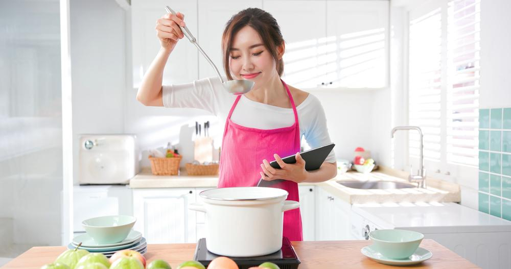 【科学的根拠に基づく】赤ちゃんの鶏肉スープ完全ガイド：日本の小児科医と管理栄養士が解説する月齢別レシピ、栄養、免疫力サポートのすべて