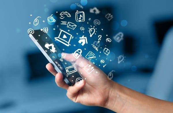 スマホ依存が心の健康に与える影響とは？毎日の使用がうつ症状を引き起こす可能性