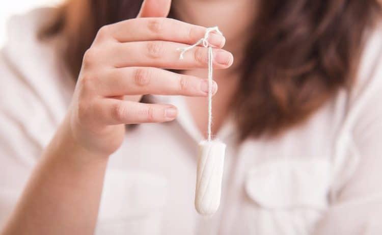 「タンポンの安全性、本当は？厚労省基準とTSS予防の全知識」