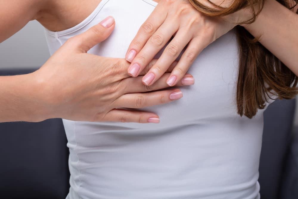 「乳房のしこり、9割良性でも注意。検診の利益と不利益―厚労省・学会データで全解説」