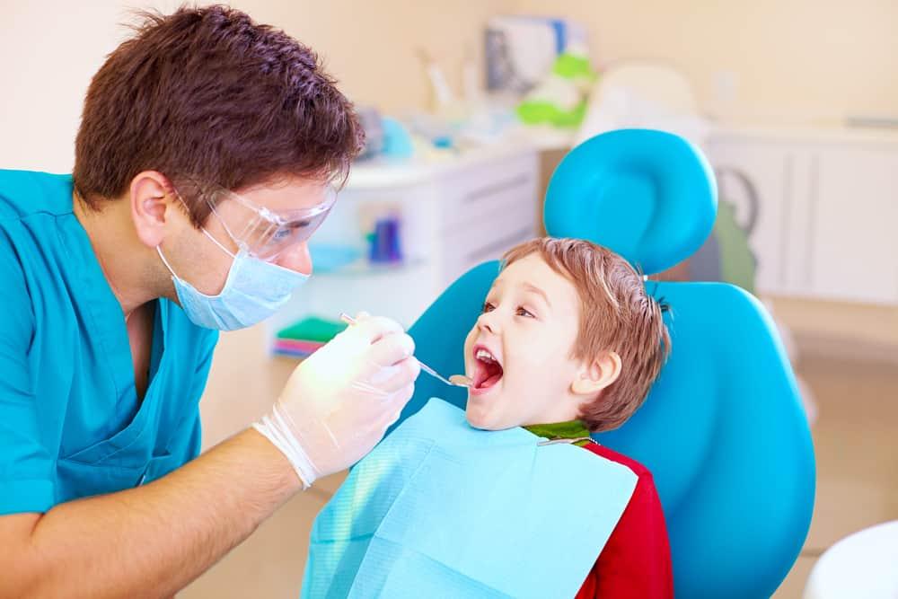 【科学的根拠に基づく】子供の歯が早く抜ける全リスクと親ができる対策｜病気のサイン？保険適用の治療法まで徹底解説