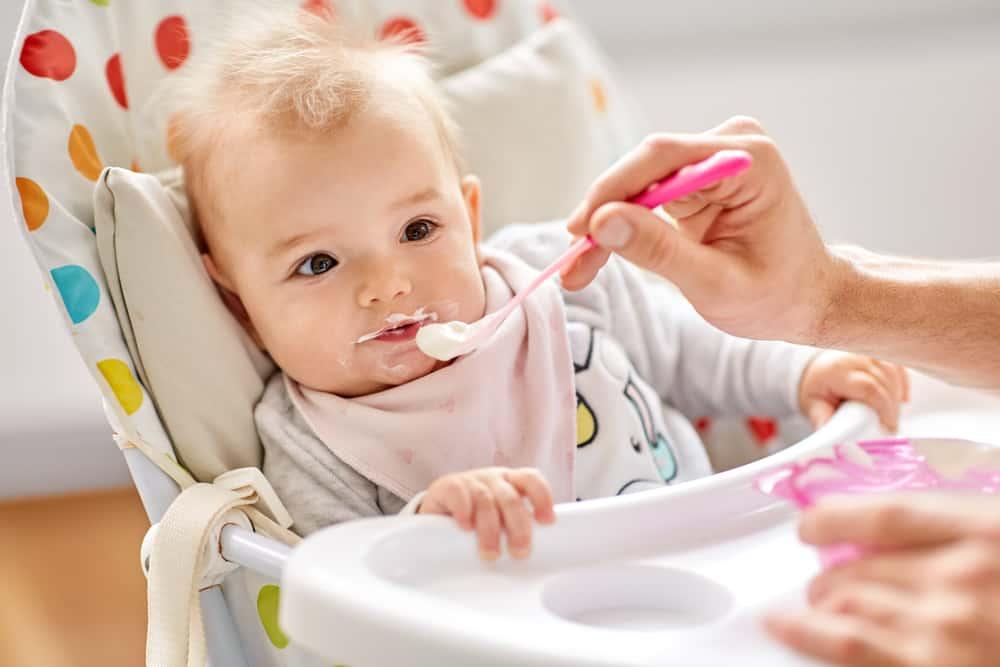 母乳でヨーグルトは作れる？小児科医が解説する栄養、リスク、そして本当に安全な方法