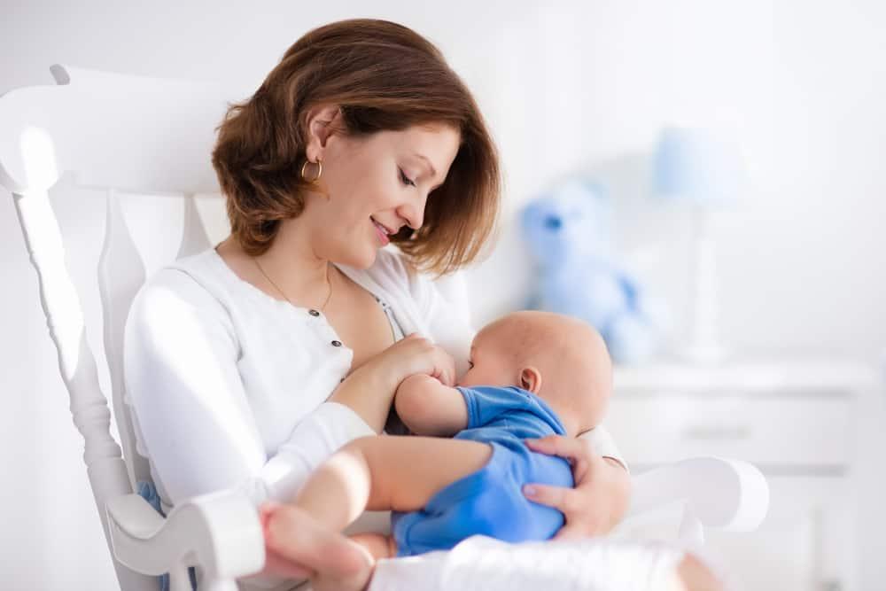 【医師監修】母乳育児の赤ちゃんの便秘という逆説：保護者のための臨床的・科学的完全ガイド