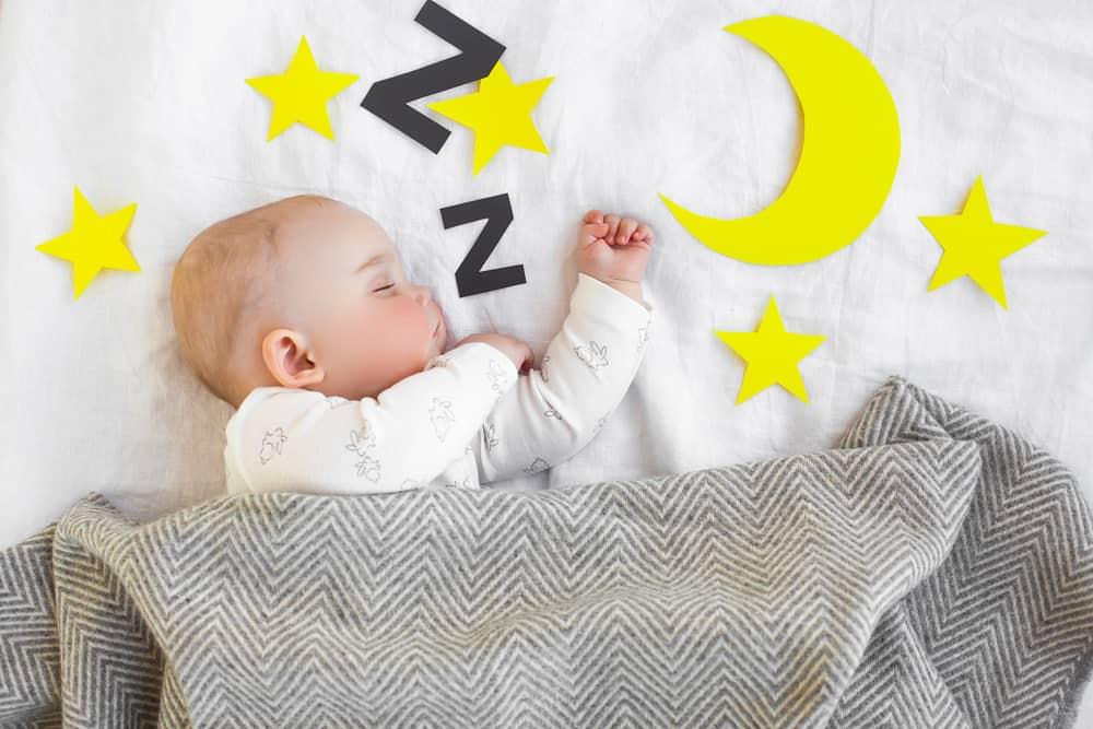【科学的根拠に基づく】赤ちゃんのモロー反射（驚き反応）完全ガイド：安全な対策で親子の快眠と健やかな成長をサポート