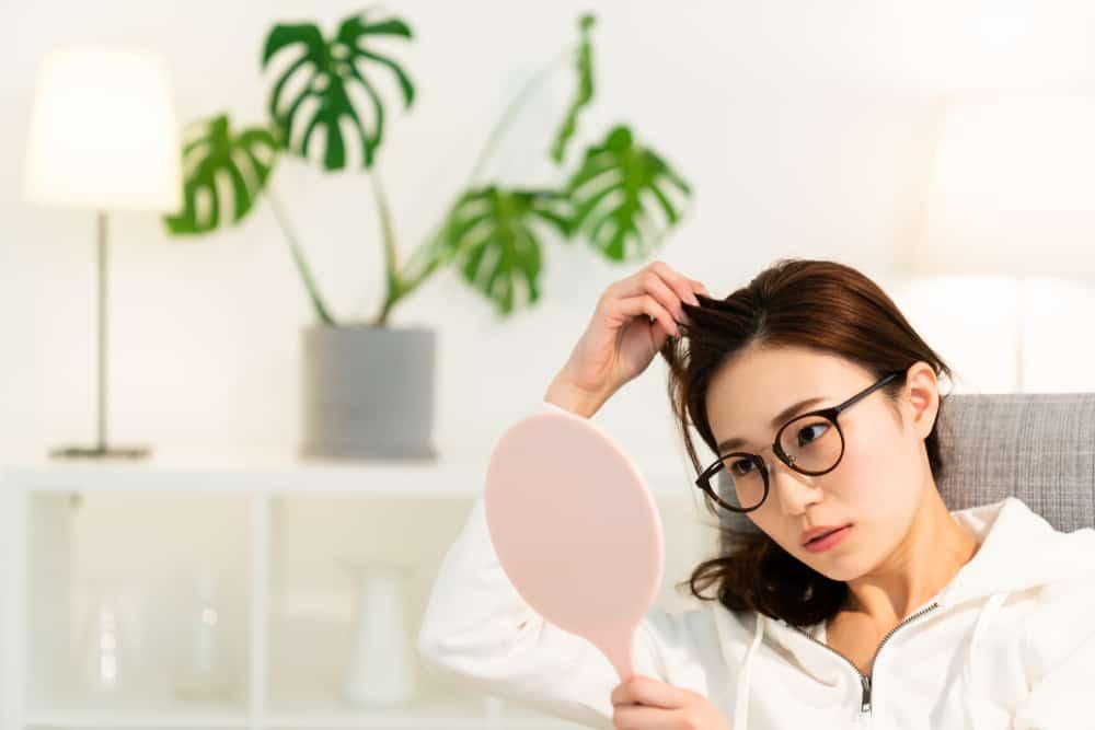 【科学的根拠に基づく】頭皮ニキビのすべて：原因、治療、予防法を皮膚科専門医の視点で徹底解説