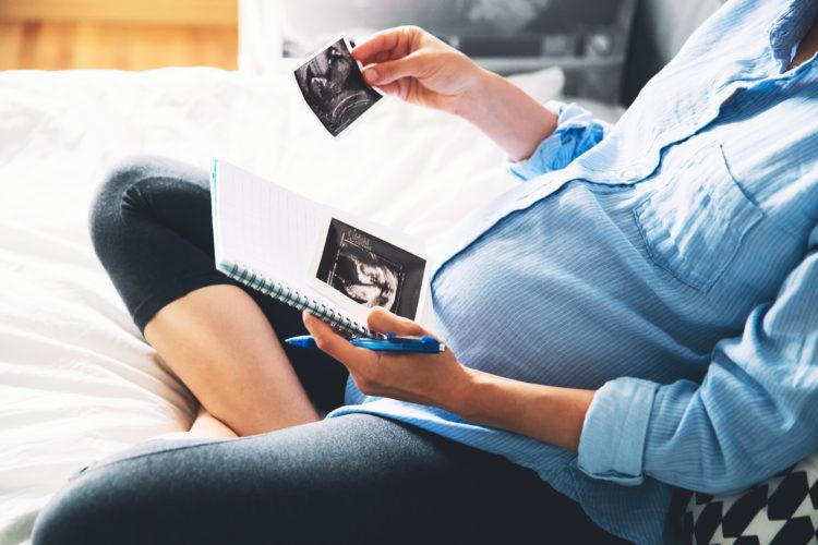 妊娠による子宮の奇跡的な変化：大きさ・痛みから産後の回復までを専門医が徹底解説