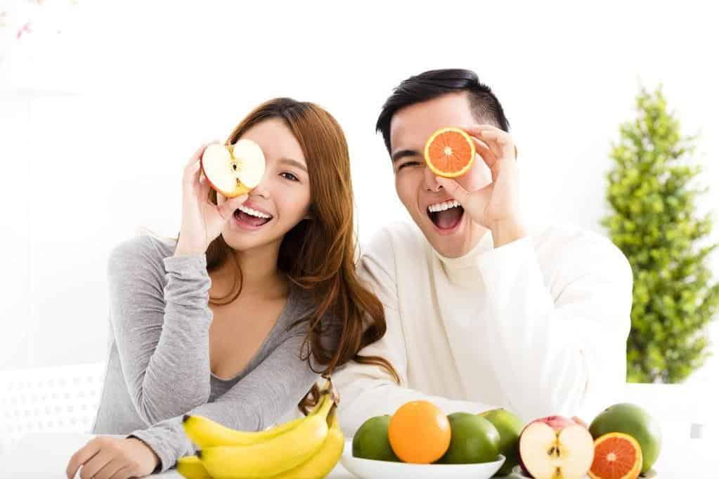 ニキビと食事の科学：皮膚科医が解説する最新エビデンスと実践ガイド【日本皮膚科学会推奨基準も詳説】