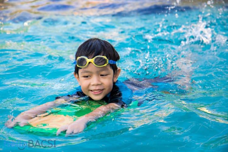 【専門家が解説】子どもの水泳レッスン完全ガイド：始める時期、選び方、料金から溺水予防・安全対策のすべて