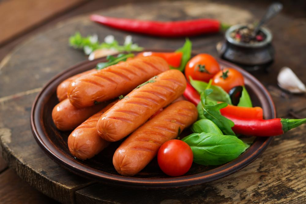 妊娠中にソーセージを食べても大丈夫？健康を守るための注意点とは