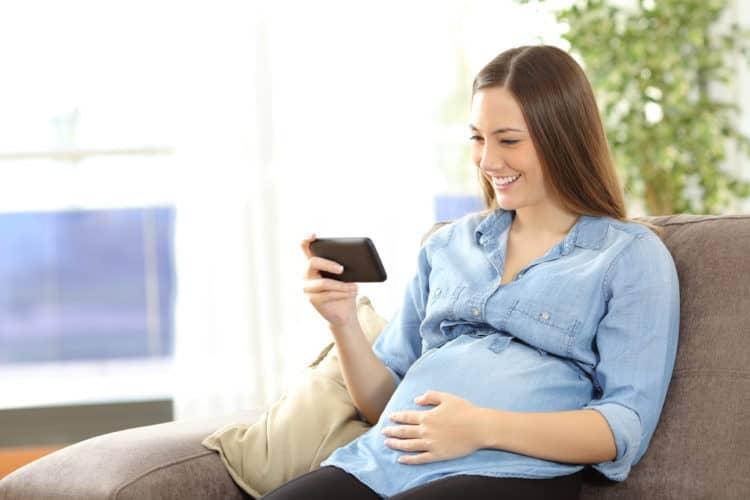 【医師・科学的知見の総括】妊娠中のスマホ使用は胎児に影響？電磁波とブルーライトの全リスクと安全な使い方完全ガイド