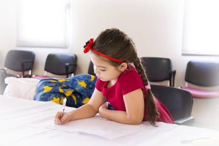 娘の自己肯定感を育む心理学：【専門家解説】0歳から思春期までの科学的アプローチ完全ガイド