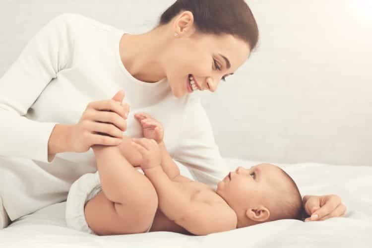 授乳の片側偏りに悩むあなたへ：原因の探求から実践的解決策まで、国際認定ラクテーション・コンサルタントによる完全ガイド