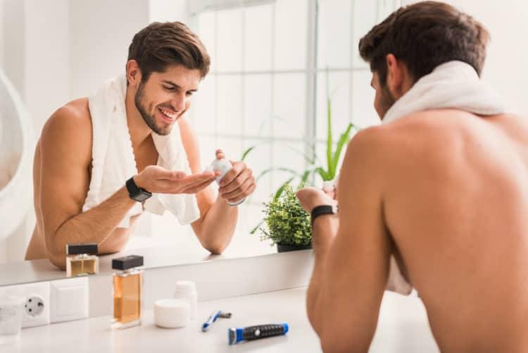 男性のストレッチマーク（肉割れ）の科学的解明：原因、予防、および治療法の包括的分析