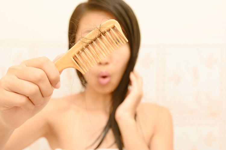薄毛治療薬のすべて：科学的根拠に基づく完全ガイド【2025年最新版・医師監修】